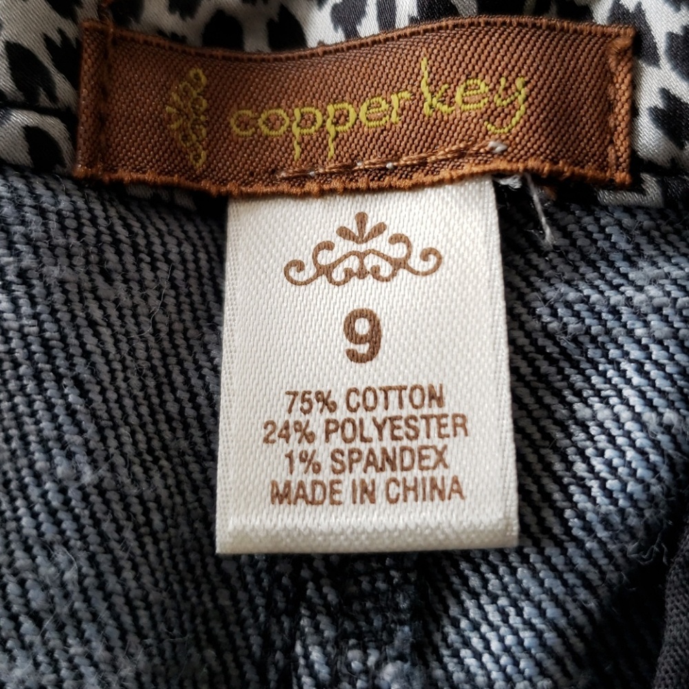 Copper Key Shorts Size 9 - Picture 3 of 8